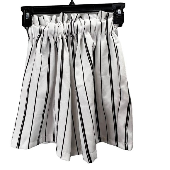Paper Bag Waist Shorts Striped size S 4 Black White Loose Tie Front Belt Shein - Picture 4 of 6